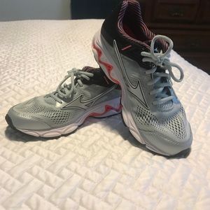 Mizuno wave inspire 15- size 8
